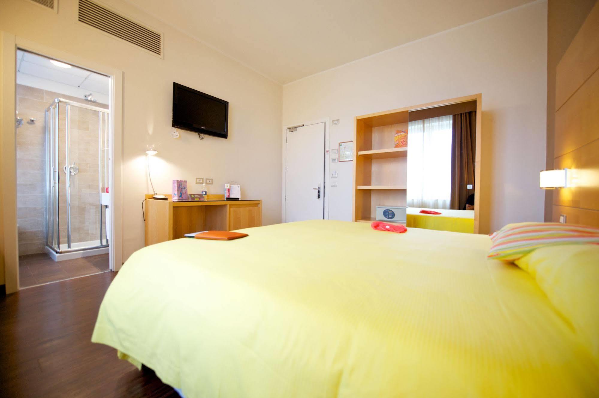 Ibis Styles Parma Toscanini Kültér fotó